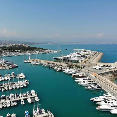 Cosy One-bedroom -stayinantibes- Le Cosy דירה *